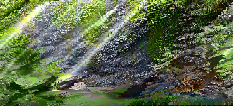 Wasserfall des Bali Eco Stay, Bali