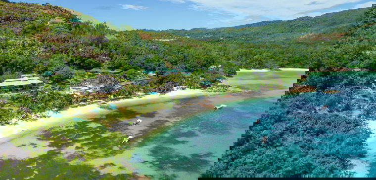 Luftaufnahme des Hotels l'Archipel auf den Seychellen