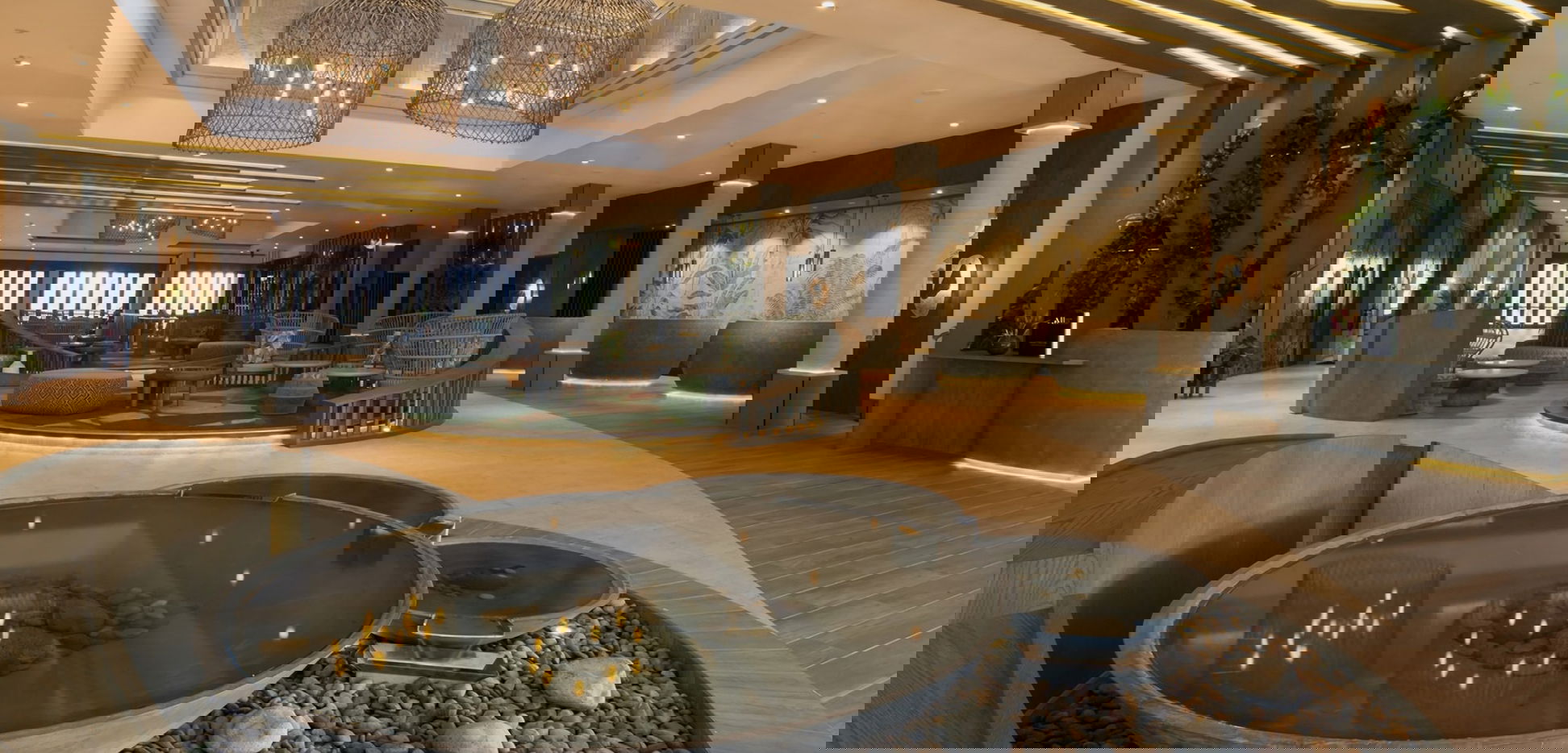 Lobby im Hotel Sofitel Fiji Resort mit verschiedenen Sitzmöglichkeiten